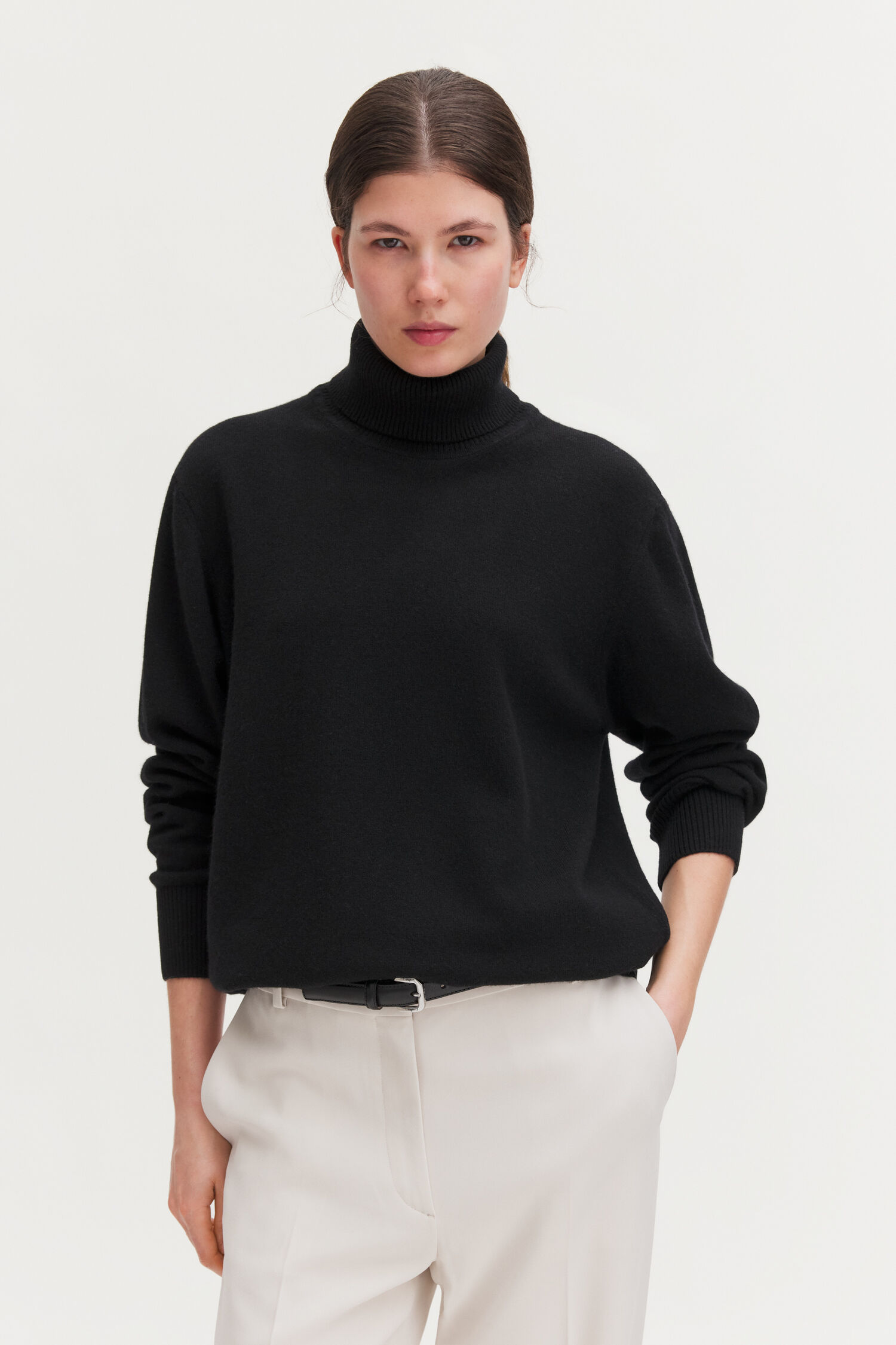 Classic Cashmere Turtleneck Sweater