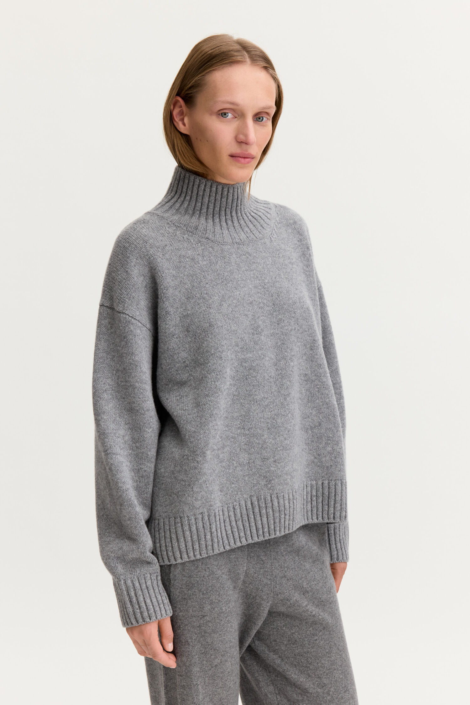 Wool Cashmere Turtleneck Sweat
