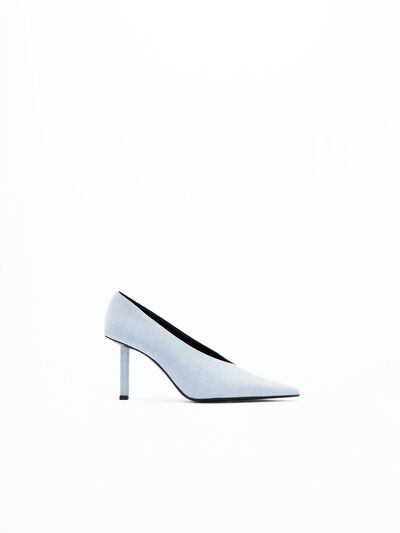 Pointy High Pumps